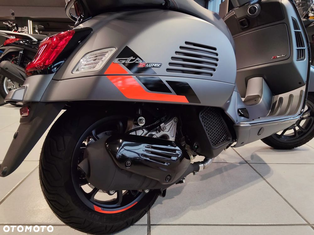 Vespa GTS - 14