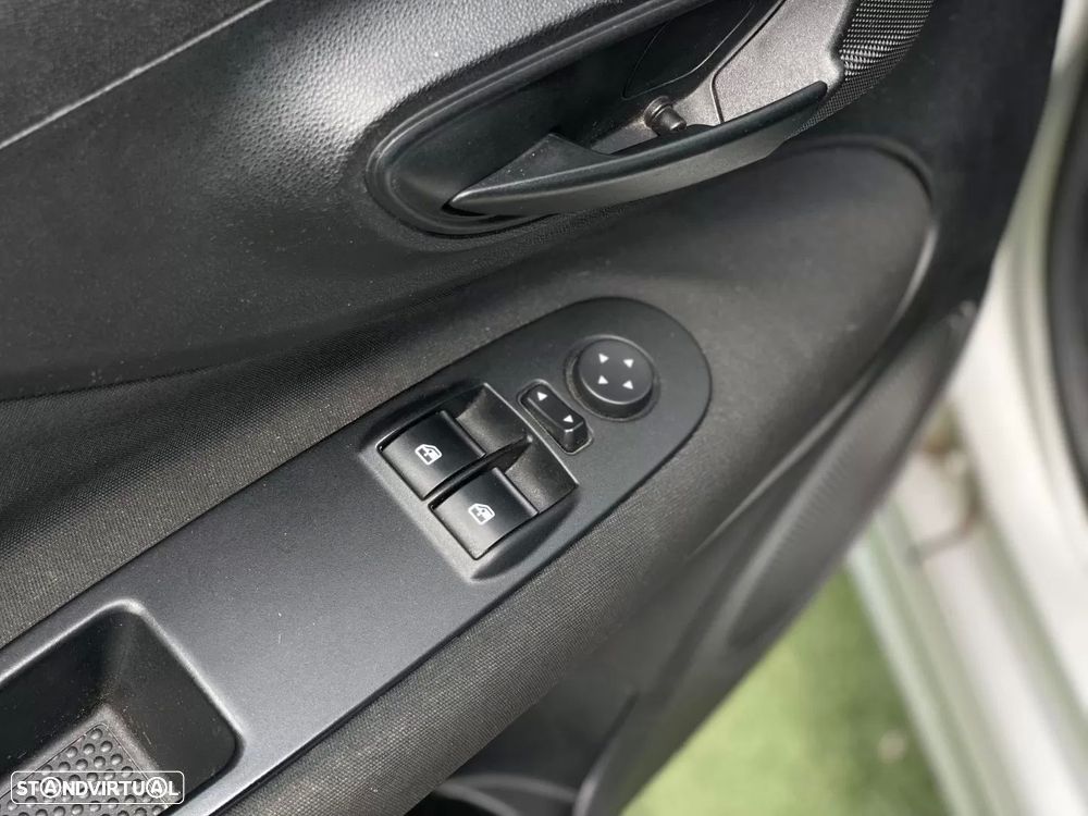 Fiat Punto 1.2 Young S&S - 23