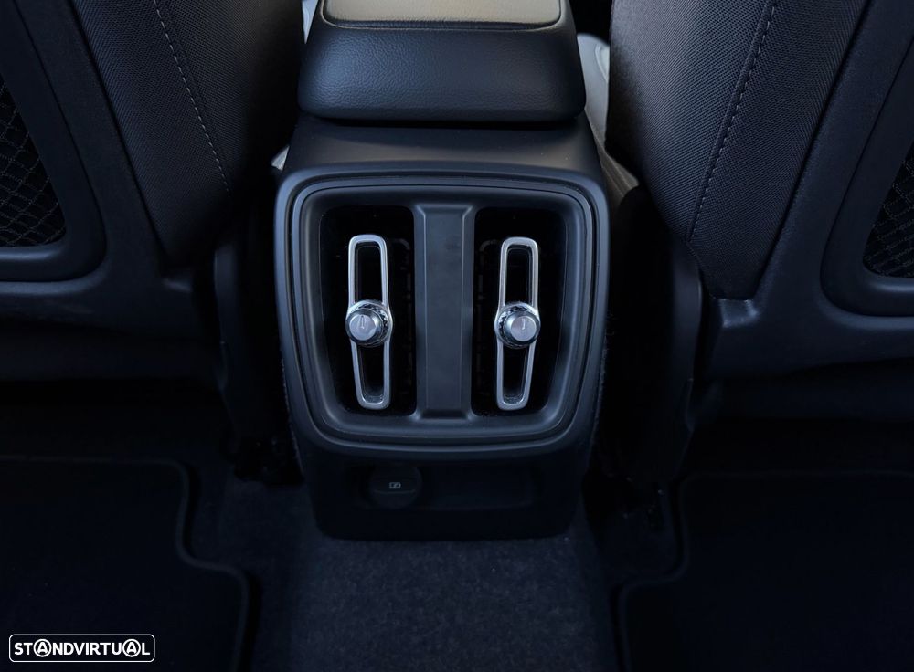 Volvo XC 40 2.0 B3 Core - 18