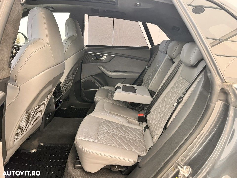 Audi SQ8 - 12