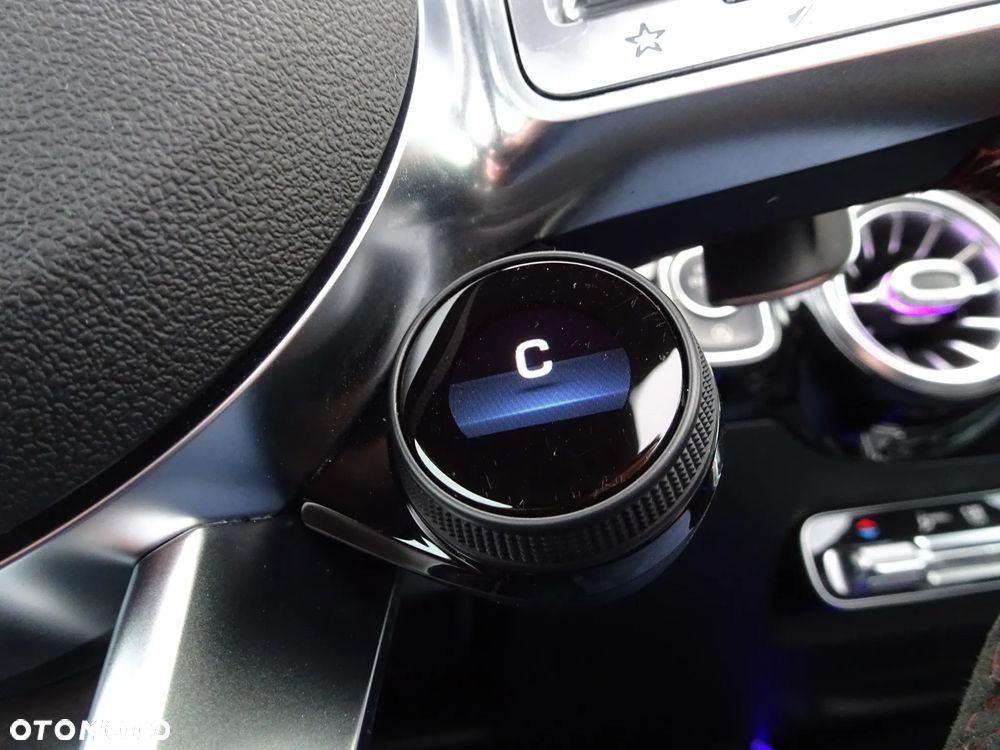 Mercedes-Benz GLA - 29