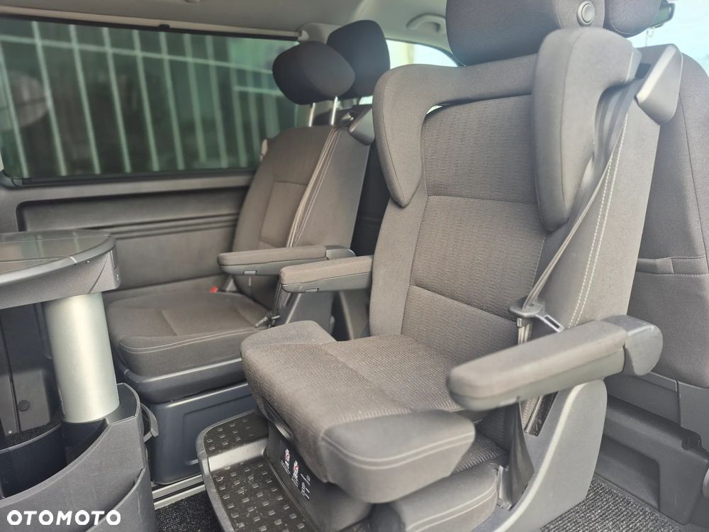 Volkswagen Multivan - 1