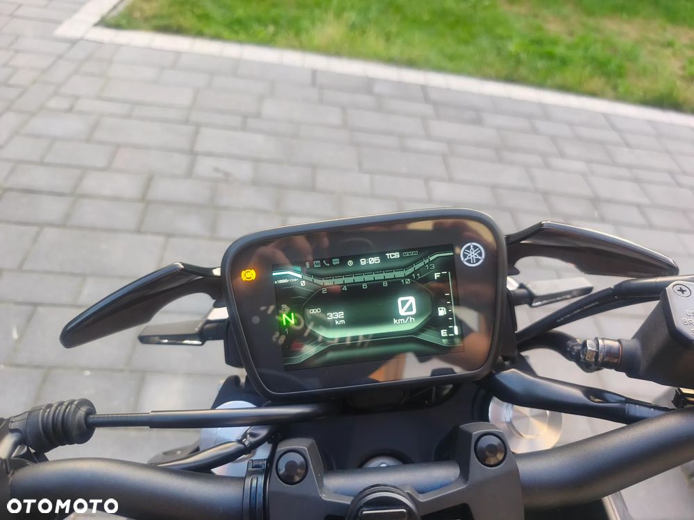 Yamaha MT - 28