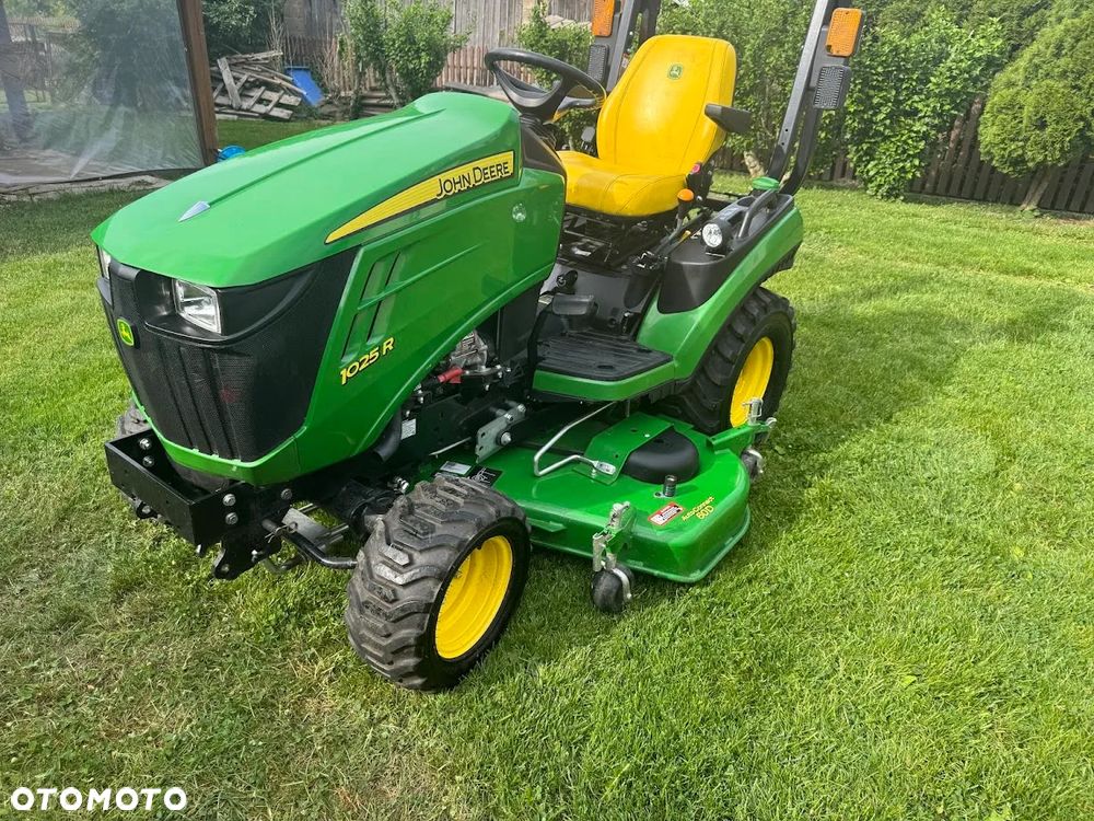 John Deere 2025R - 4