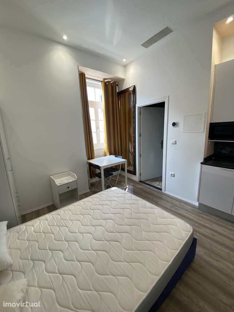 excelente T0 na Rua da Sofia - Grande imagem: 5/11