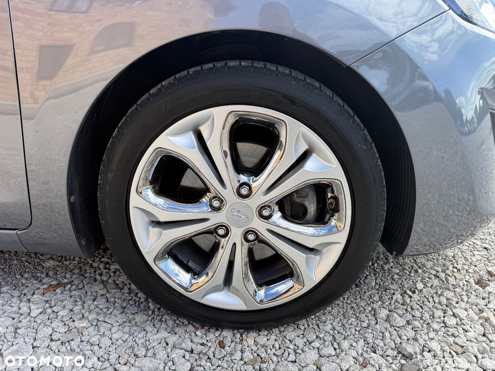 Hyundai i30 blue 1.6 CRDi YES Gold - 17