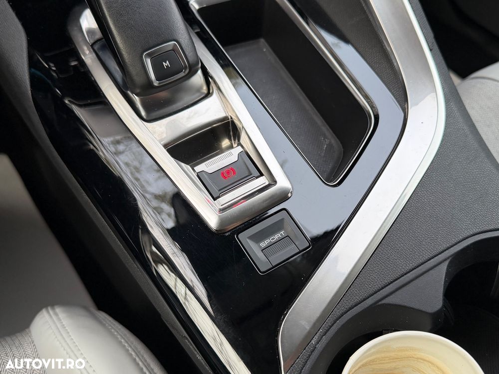 Peugeot 3008 BlueHDi 130 Stop & Start EAT8 Crossway - 24