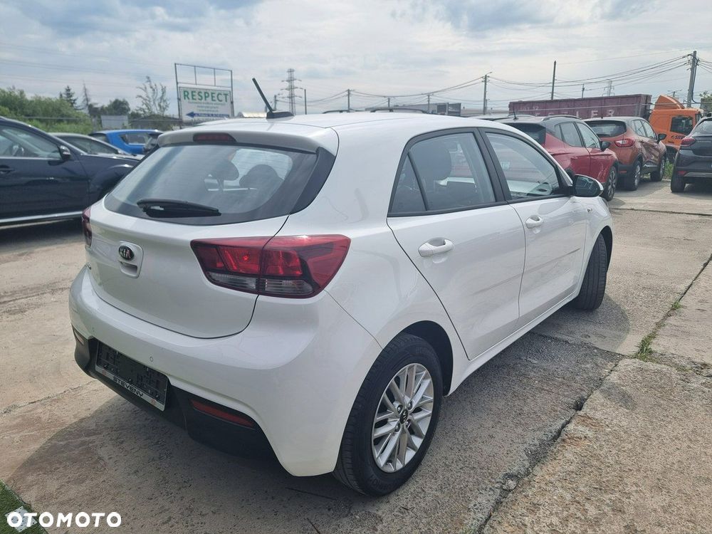 Kia Rio - 5