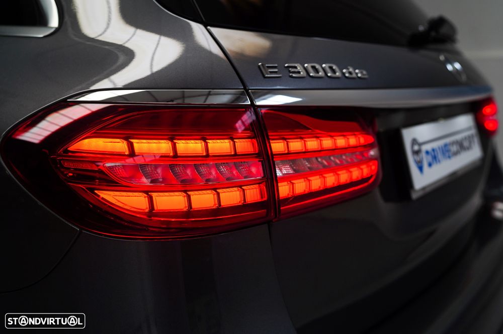 Mercedes-Benz E 300 de AMG Line - 19