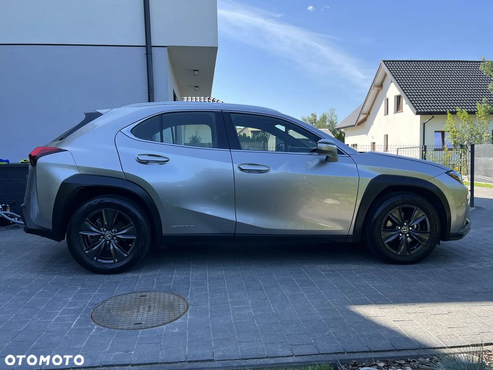 Lexus UX - 6
