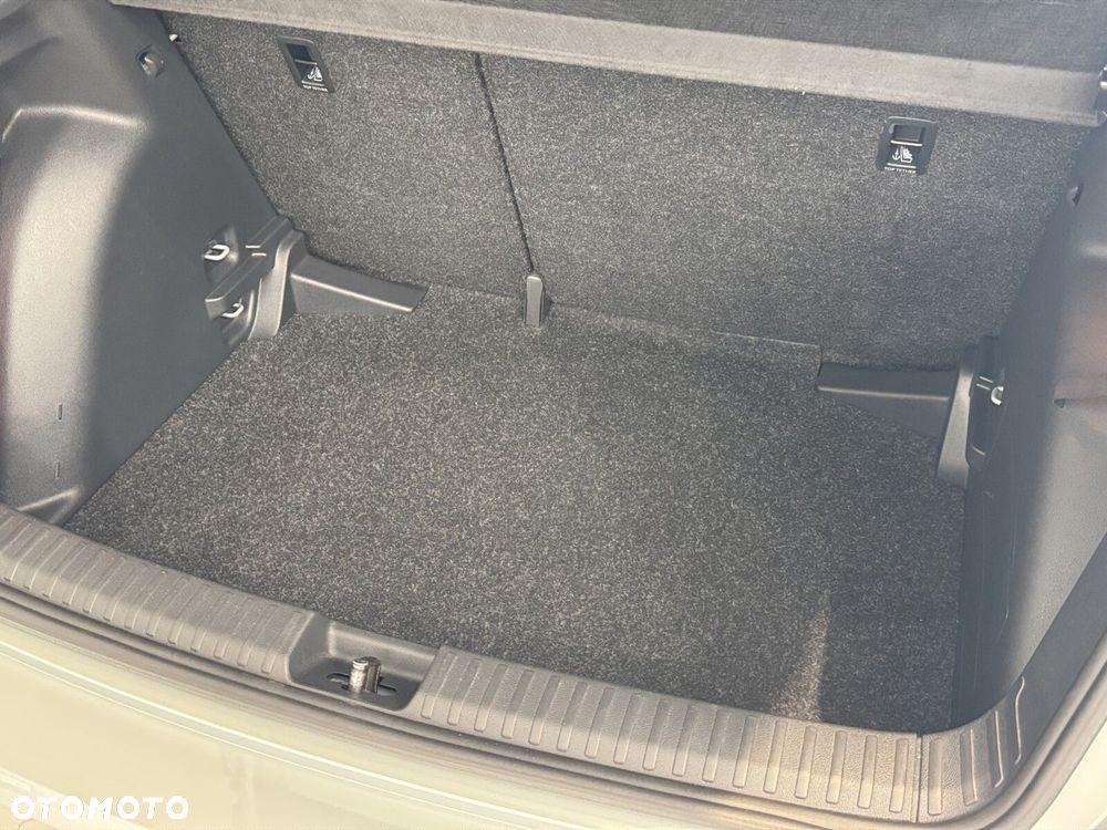 Skoda Fabia 1.0 Essence - 32