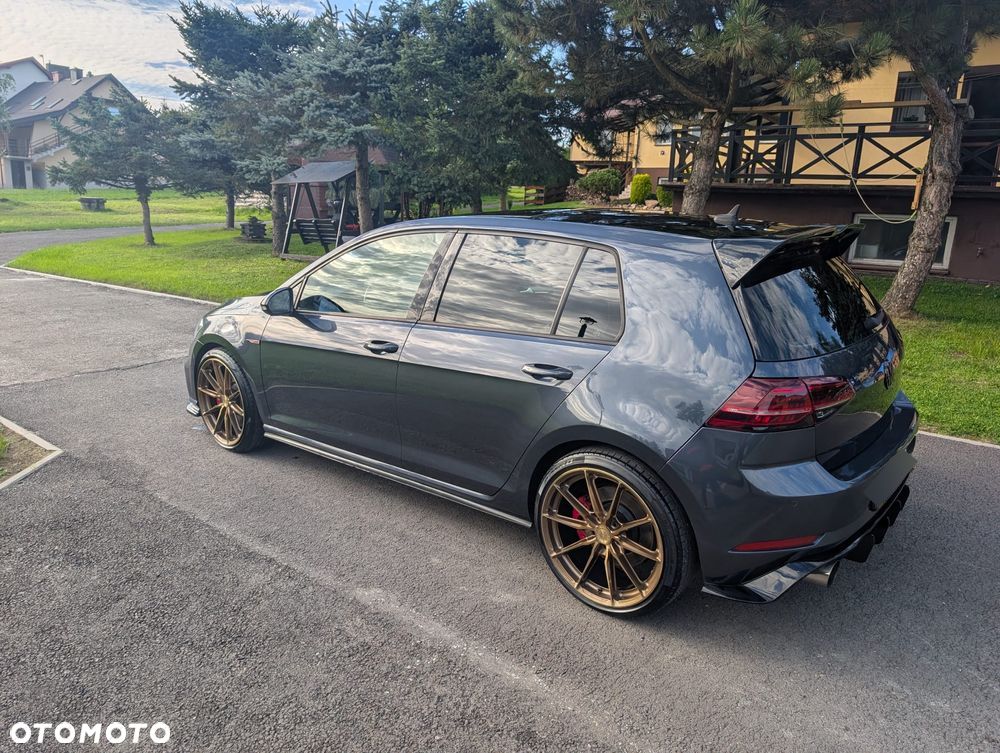 Volkswagen Golf - 10