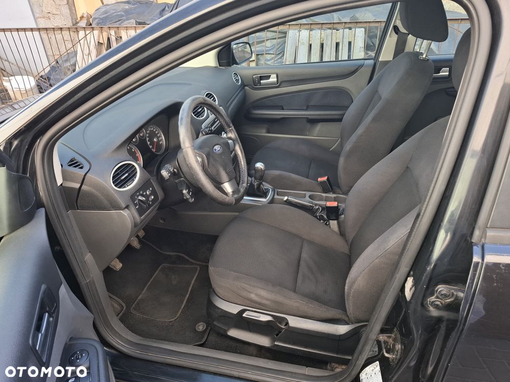 Ford Focus 2.0 16V Titanium - 14
