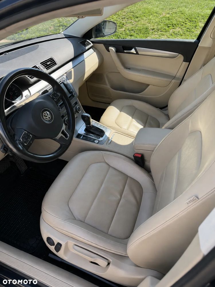 Volkswagen Passat 2.0 TDI Comfortline DSG - 10