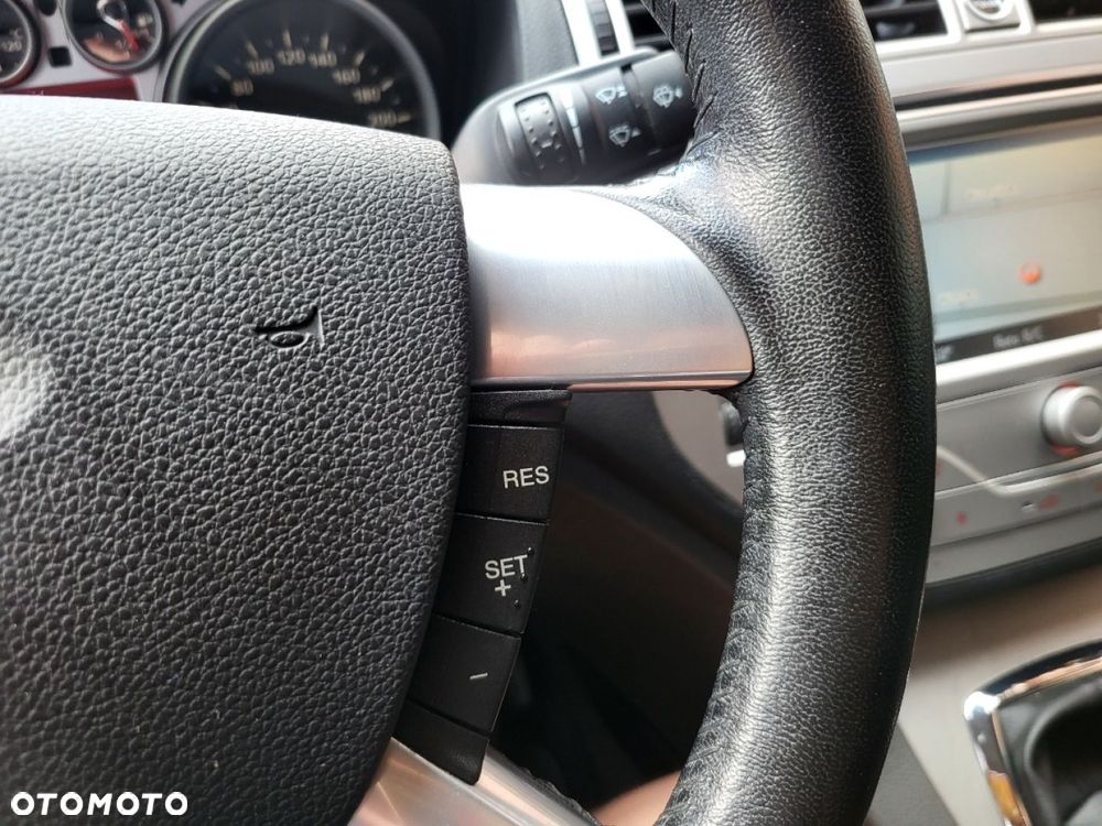 Ford Kuga - 17