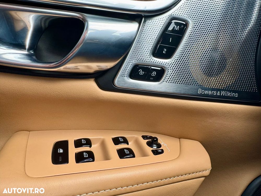 Volvo V90 D5 AWD Geartronic Momentum Pro - 27