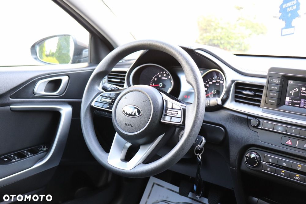 Kia Ceed - 12