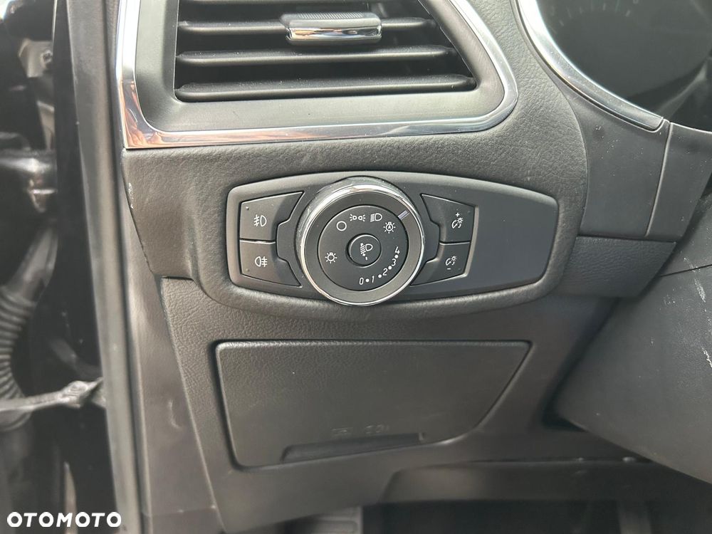 Ford S-Max 2.0 EcoBlue Titanium - 32