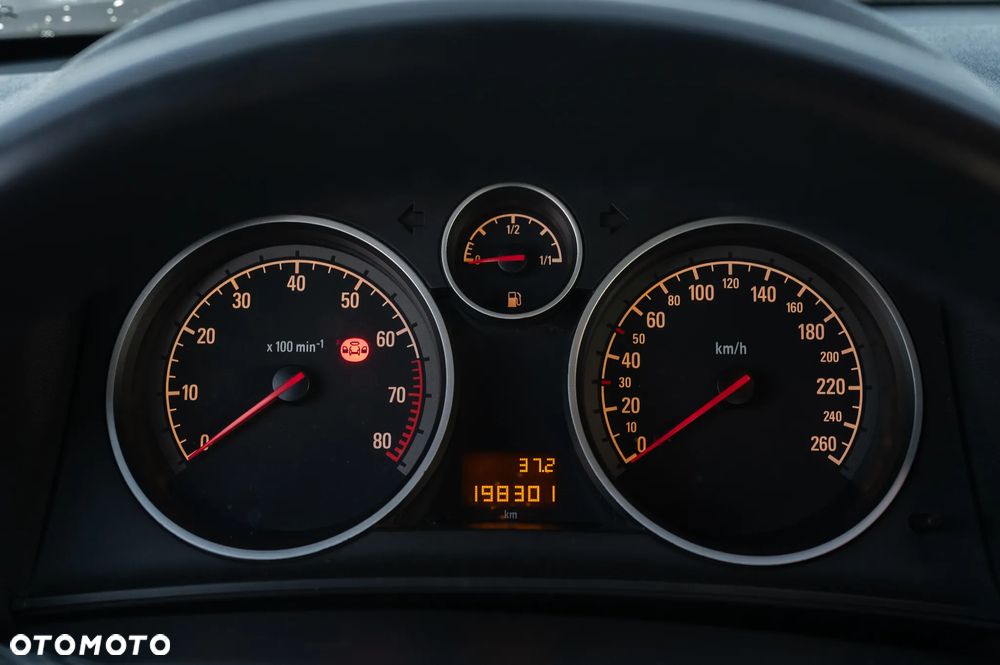 Opel Astra III GTC 1.6 Enjoy - 26