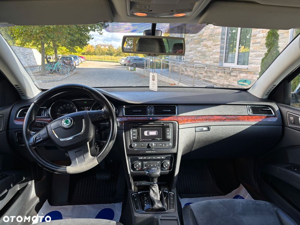 Skoda Superb 2.0 TDI DSG Elegance - 22