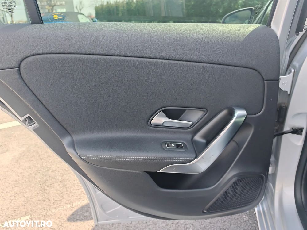 Mercedes-Benz A 250 e Sedan 8G-DCT Edition 2020 - 11