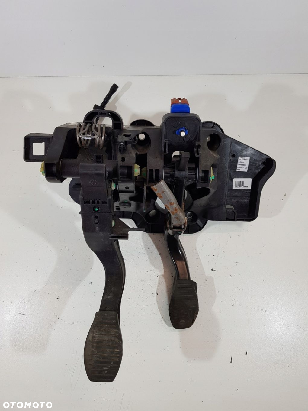 PEDAŁ SPRZĘGŁA HAMULCA 00519445140 FIAT 500L EUR - 2