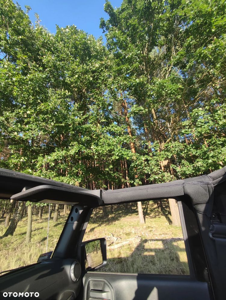 Jeep Wrangler - 15