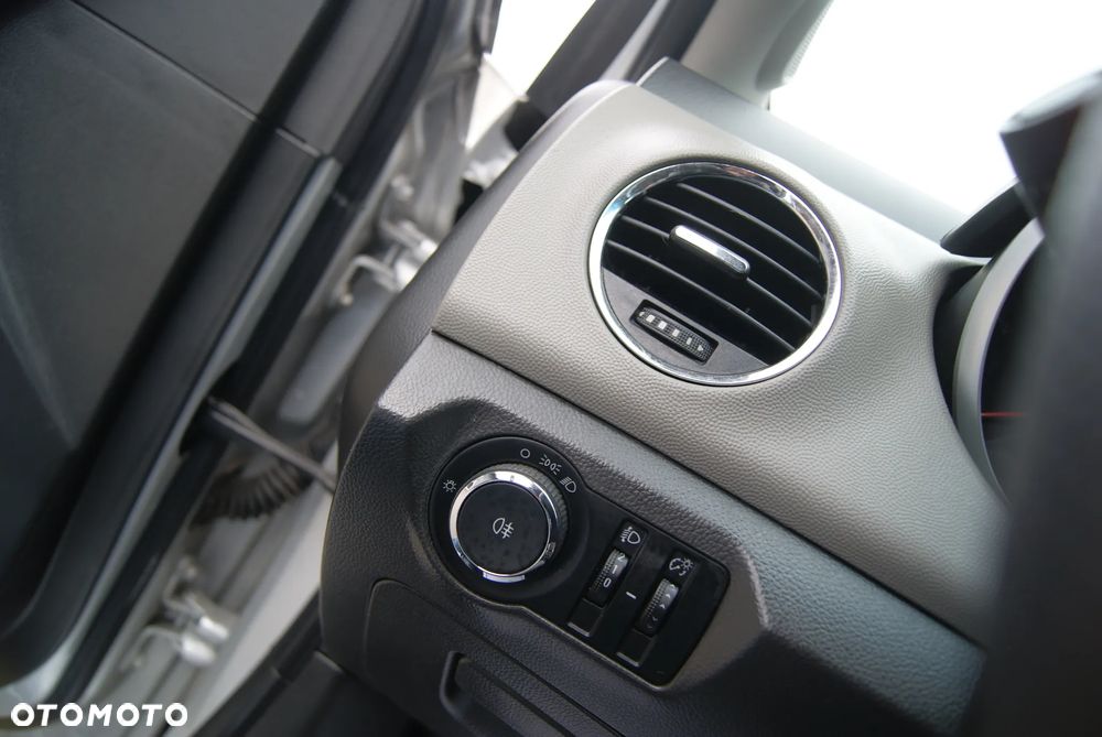 Chevrolet Cruze 1.6 LS - 21