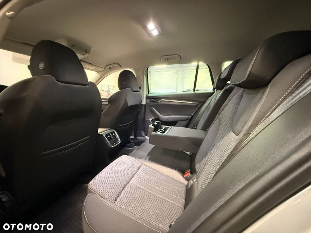 Skoda Octavia 1.5 TSI ACT Style - 25