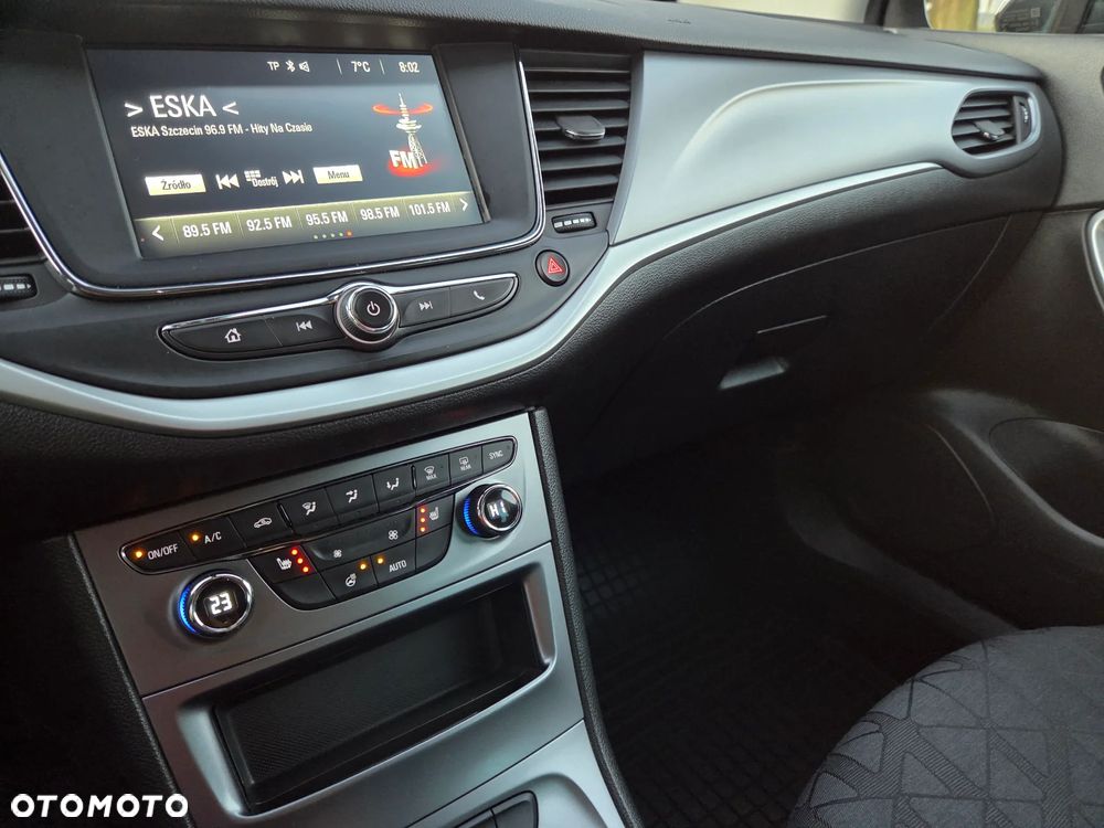 Opel Astra 1.4 Turbo 120 Jahre - 35