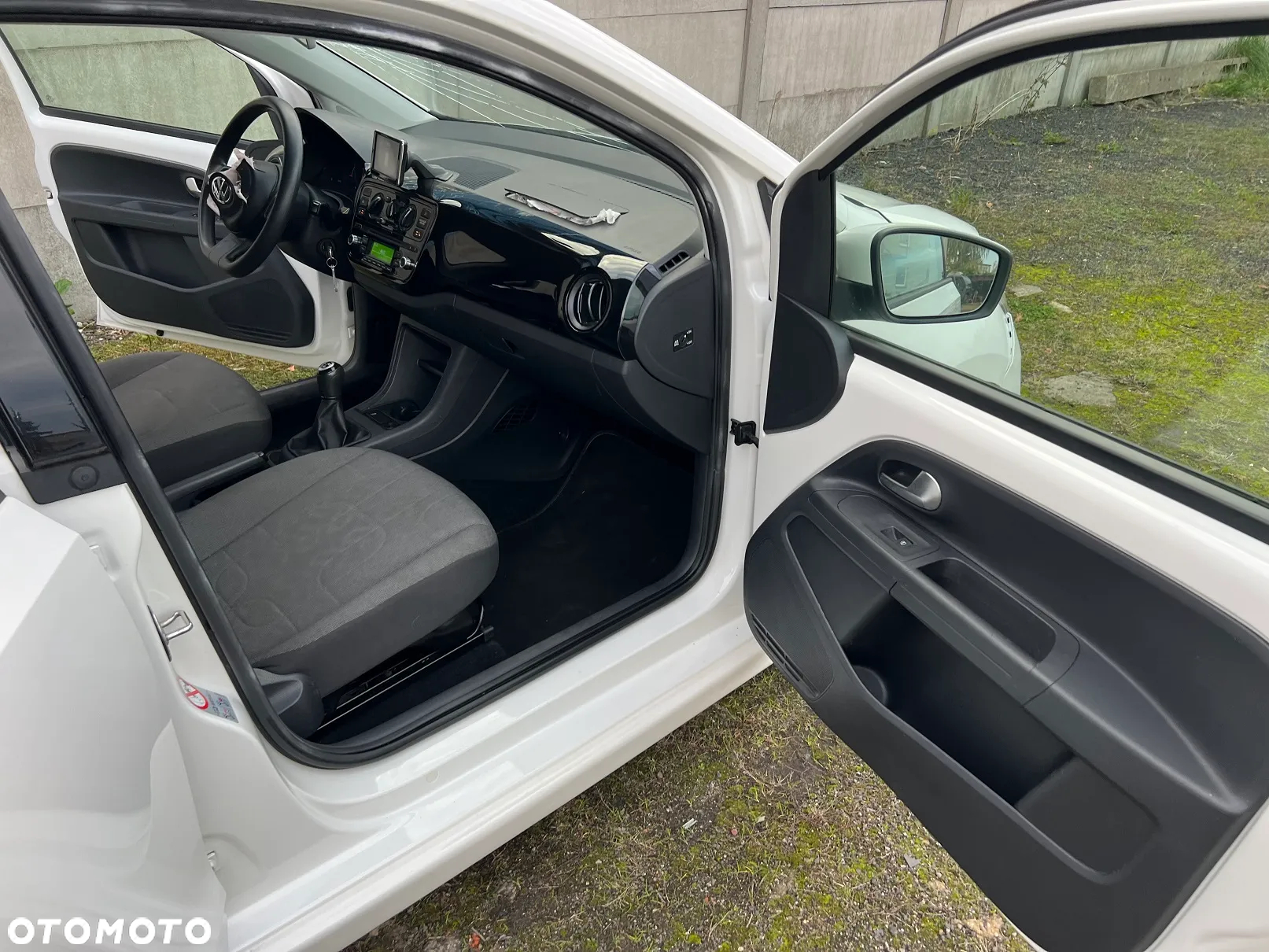Volkswagen up! (BlueMotion Technology) move - 28