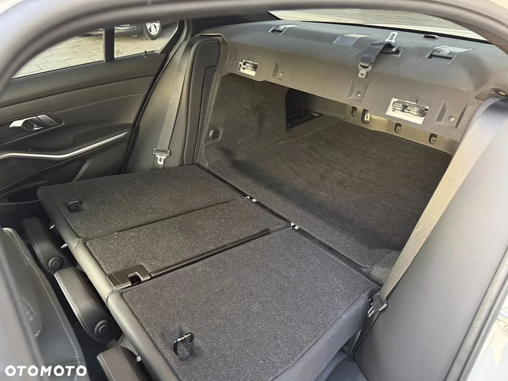 BMW Seria 3 320i Advantage sport - 25