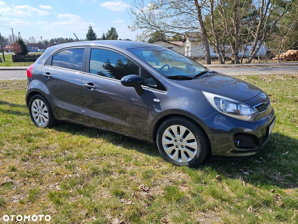 Kia Rio 1.2 Dream Team Edition - 4