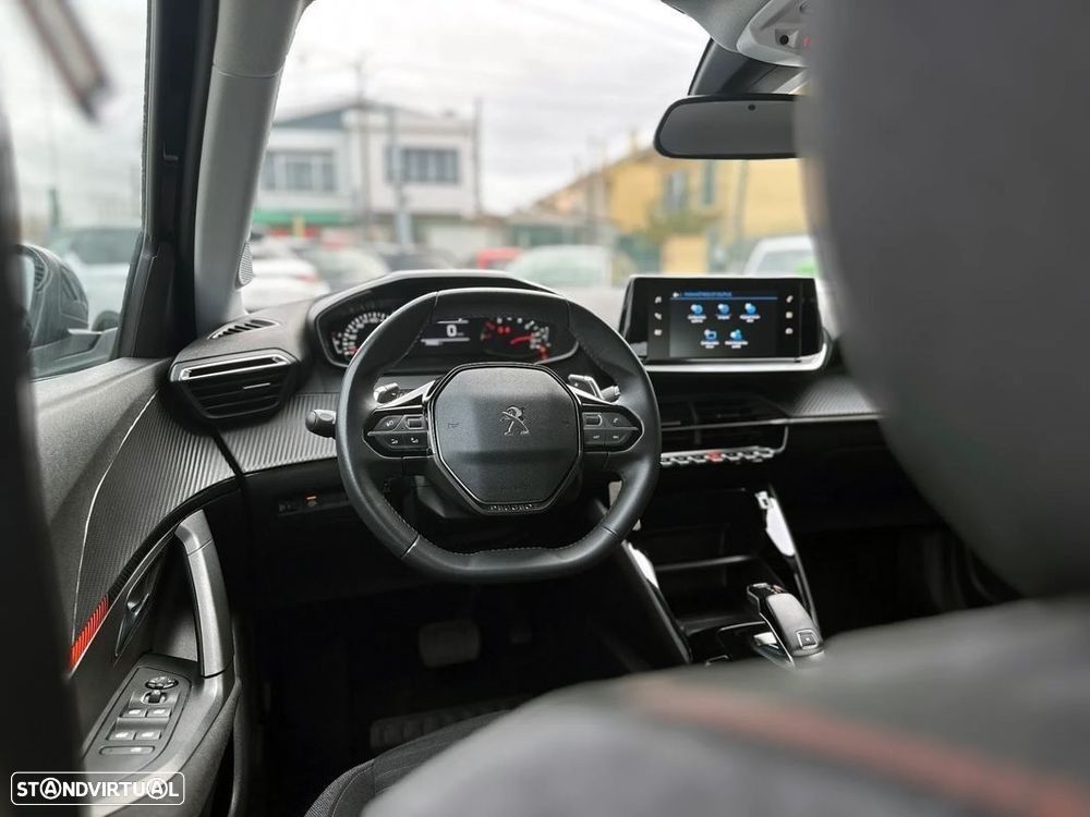 Peugeot 2008 1.2 PureTech Active Pack EAT8 - 6