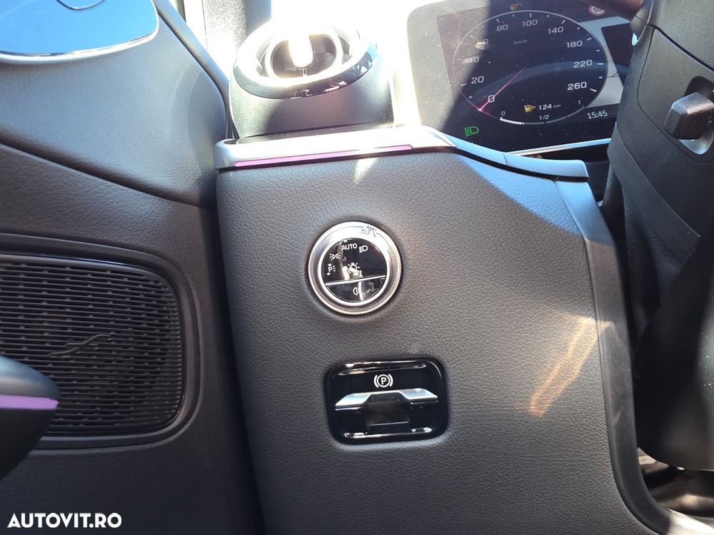 Mercedes-Benz GLC 300 4Matic 9G-TRONIC AMG Line Advanced - 24