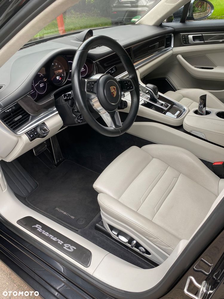 Porsche Panamera 4S Executive - 8
