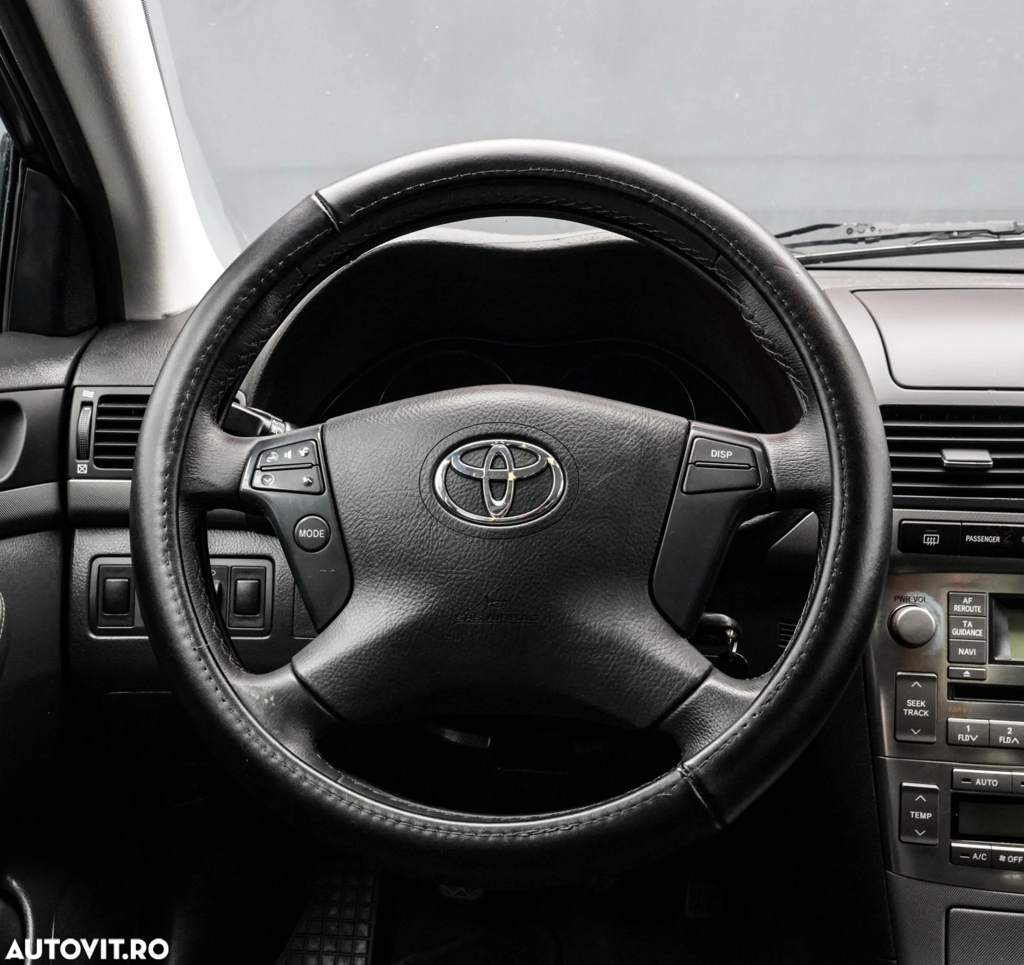 Toyota Avensis 1.8 Sedan Terra - 15