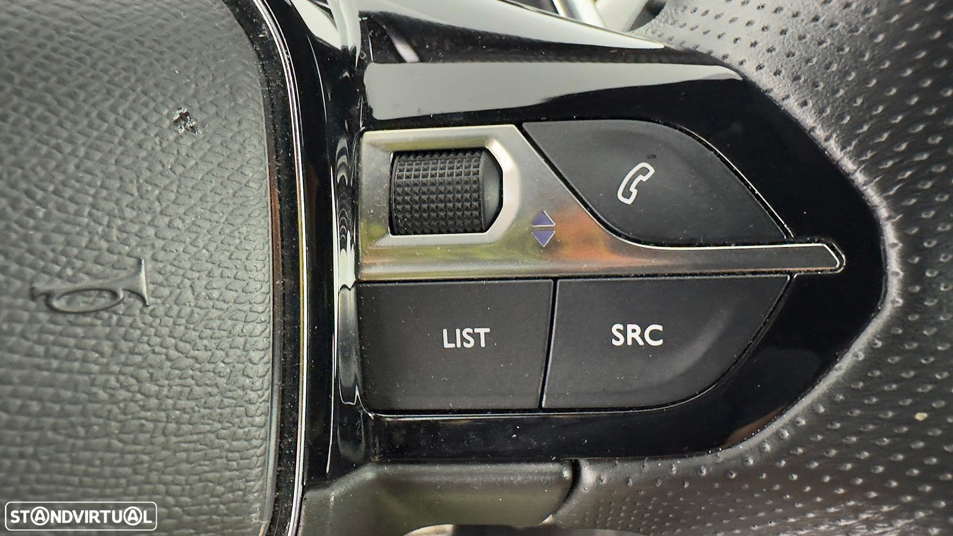 Peugeot 3008 1.6 Hybrid GT Pack e-EAT8 - 37