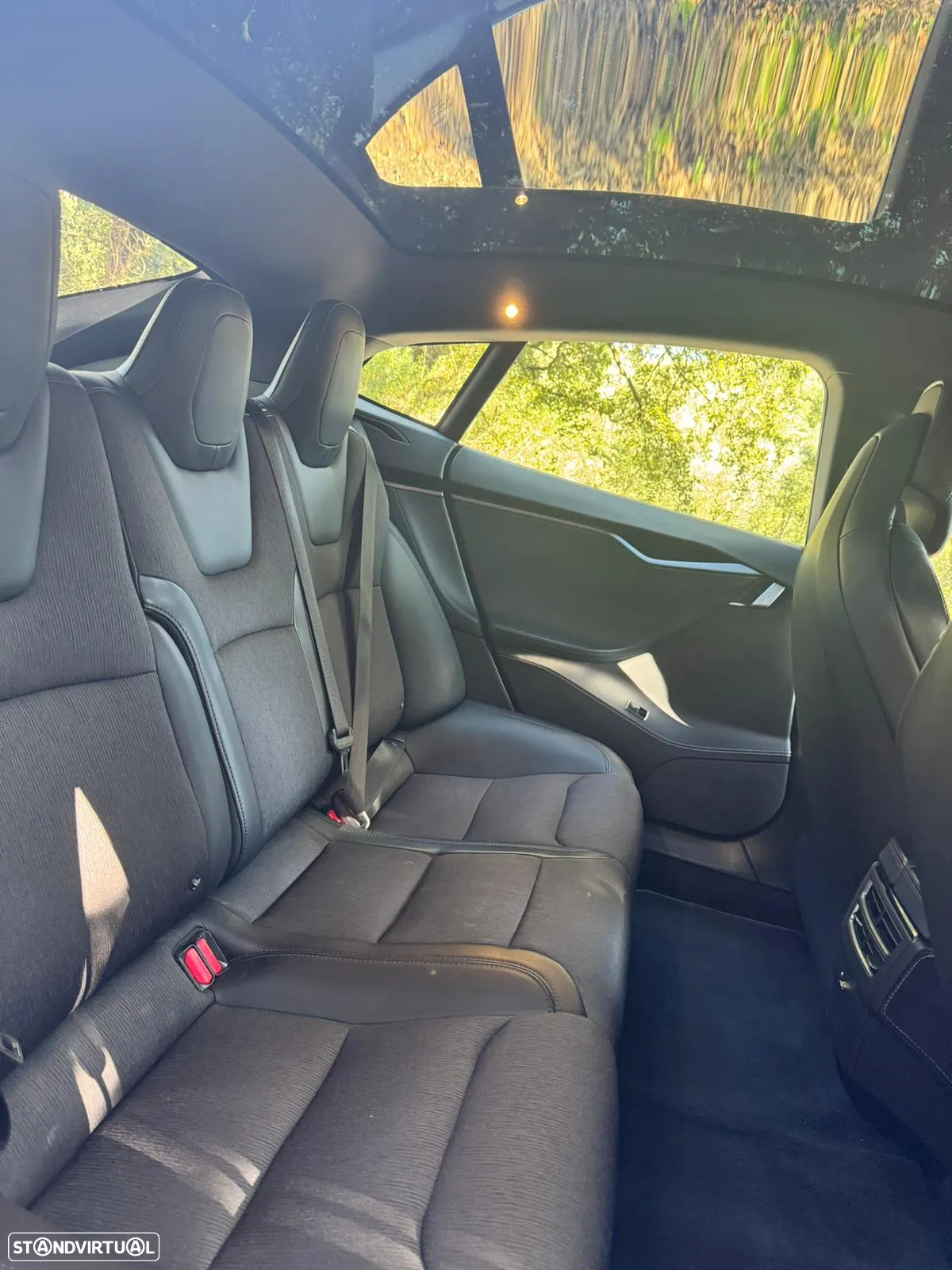 Tesla Model S - 9
