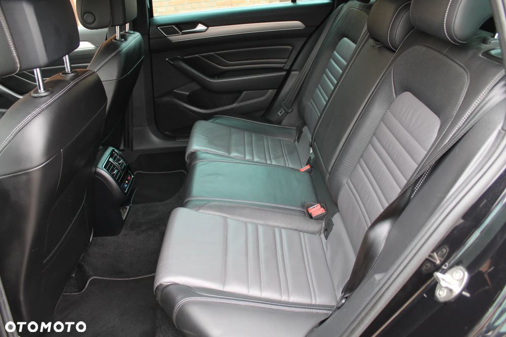Volkswagen Passat 2.0 TDI SCR DSG 4Motion Business - 21