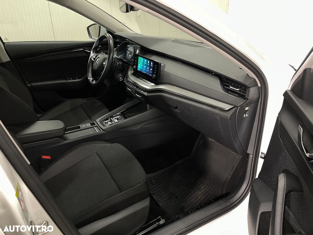 Skoda Octavia 2.0 TDI DSG Ambition - 10