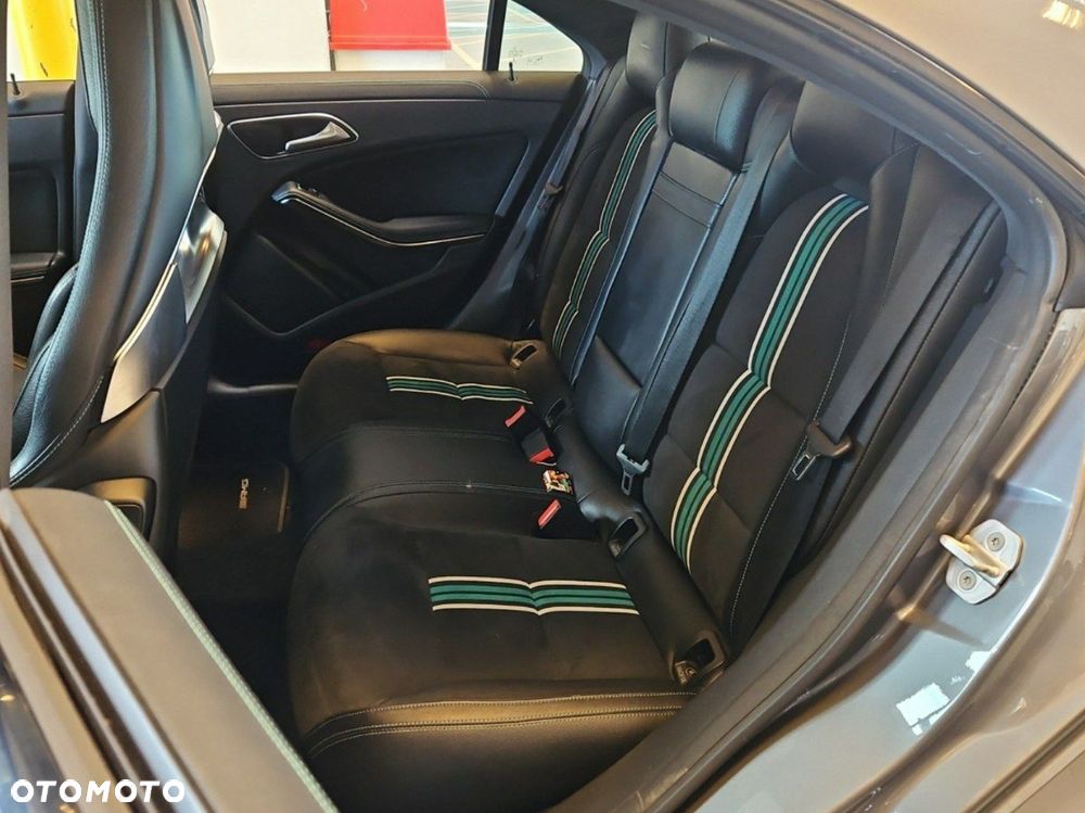 Mercedes-Benz CLA 250 4Matic 7G-DCT AMG Line - 9