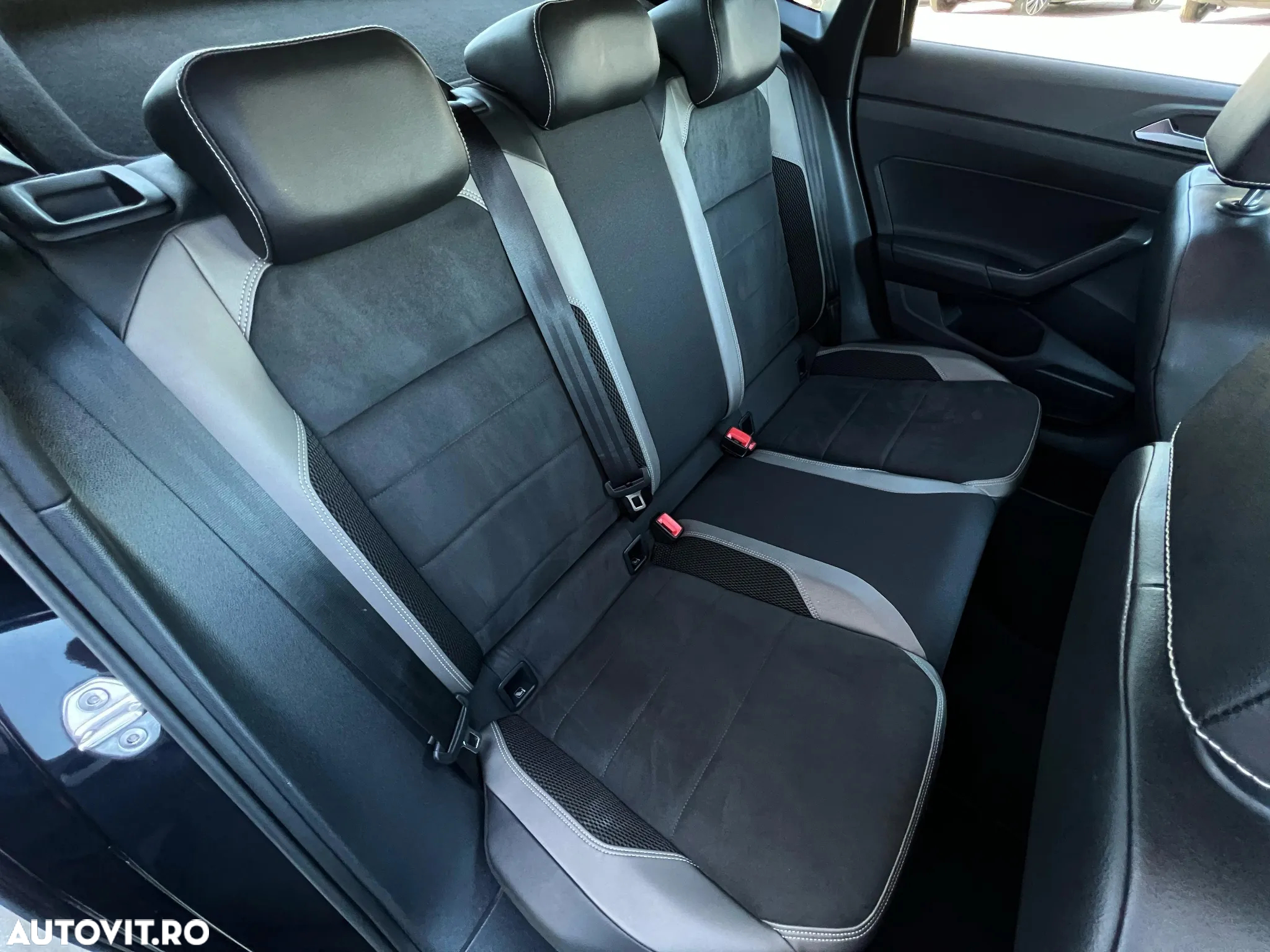 Volkswagen Polo 2.0 TSI DSG GTI - 15