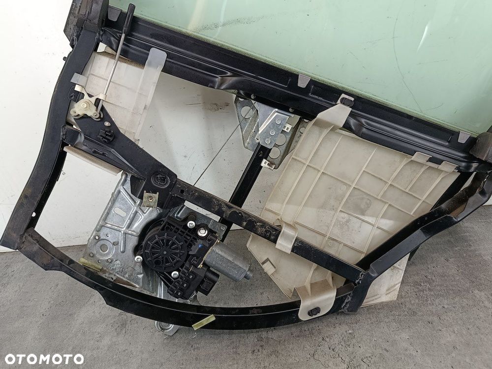 PODNOŚNIK SZYBY PRAWY TYŁ Z STELAŻEM AUDI A4 B5 8D0839400A - 5