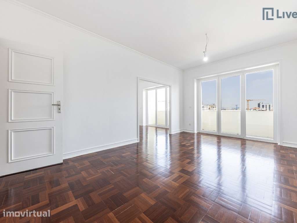 Apartamento T4 Remodelado na Av. da República | Avenidas Novas - Grande imagem: 3/39