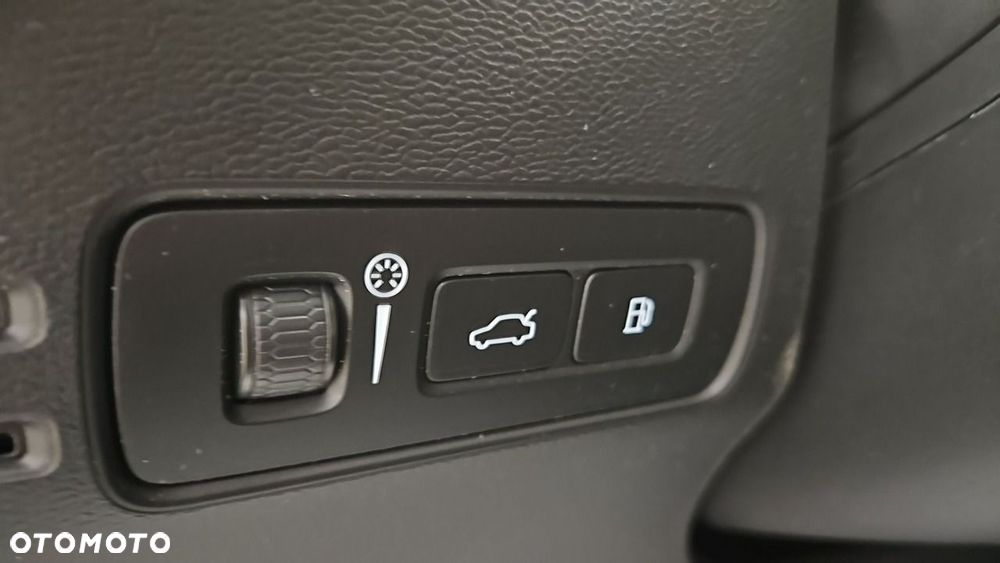 Volvo XC 40 T5 Plug-In Hybrid R-Design - 17