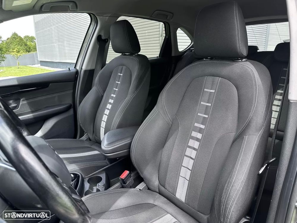 BMW 218 Active Tourer d Line Sport - 30