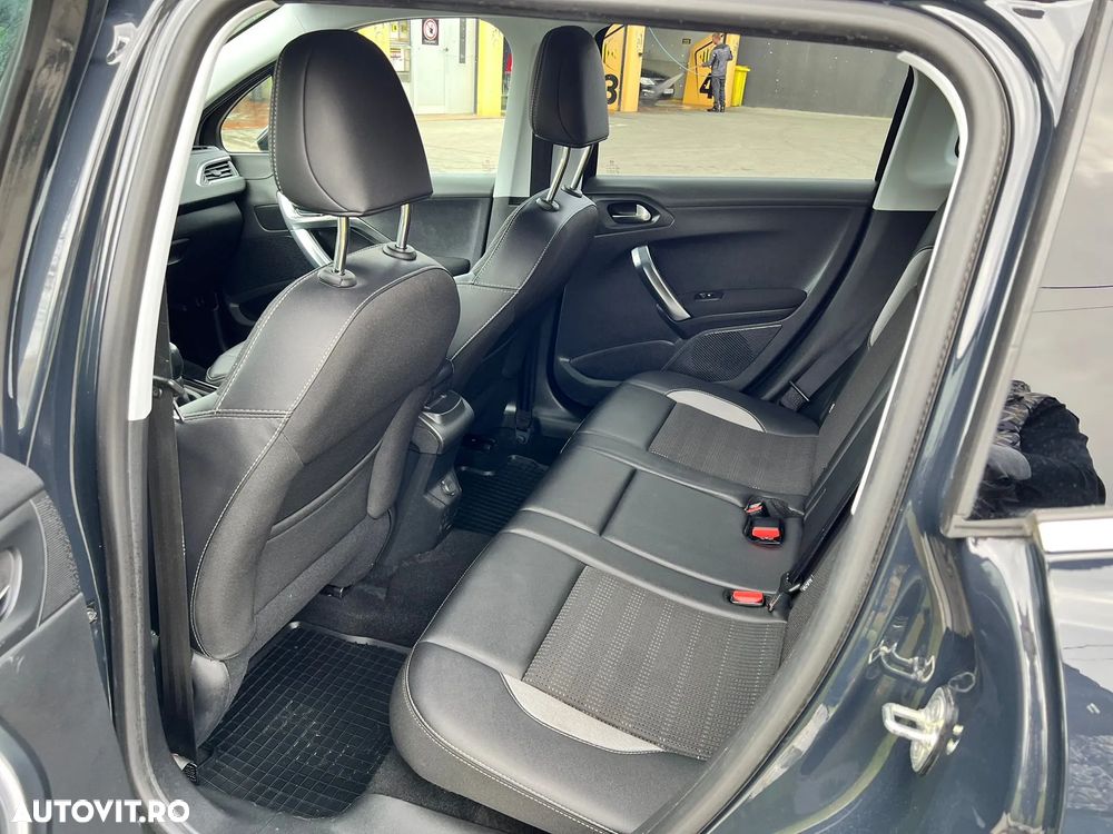 Peugeot 2008 1.2 PureTech Turbo S&S Allure - 8