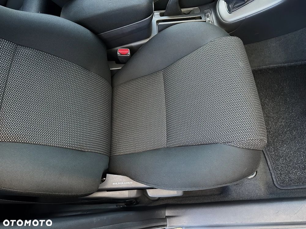 Toyota Avensis 1.8 VVT-i Terra Plus - 8