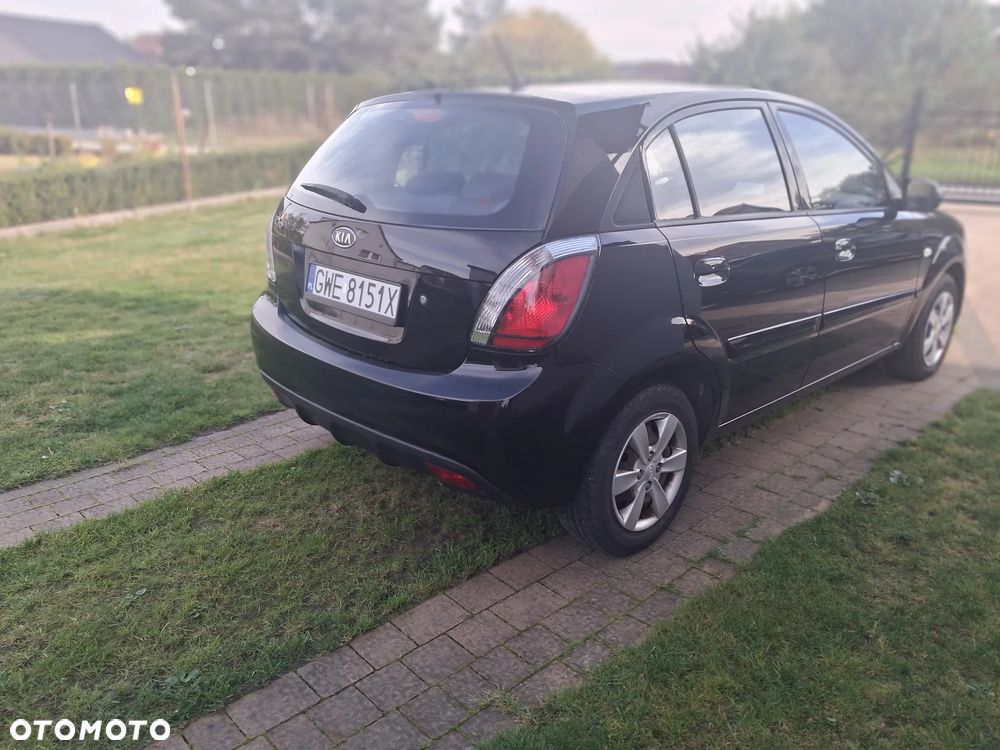 Kia Rio - 3